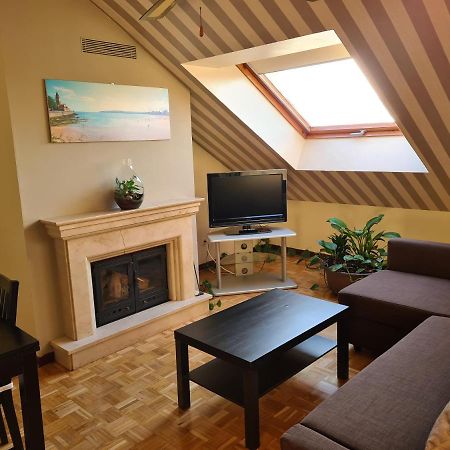 106A Ático con garaje y chimenea cerca de la playa Gijón Exterior foto